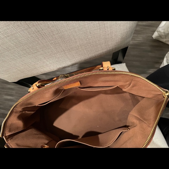 Louis Vuitton Tivoli GM monogram